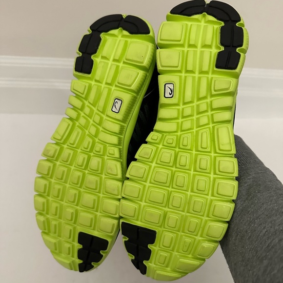 Brand new black and lime green running shoes size 250/8.5US shoes - Picture 2 of 6